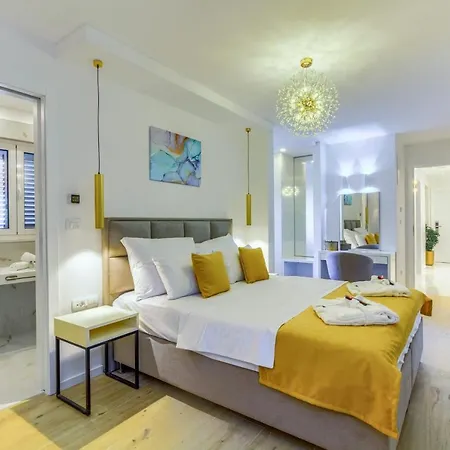 Irini Luxury Nocleg ze śniadaniem 4*