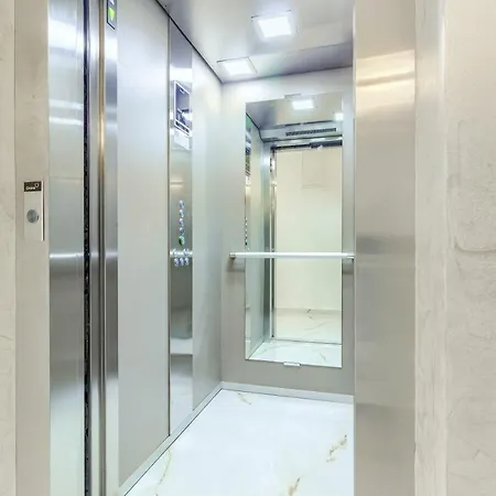 Alojamento de Acomodação e Pequeno-almoço Irini Luxury Split