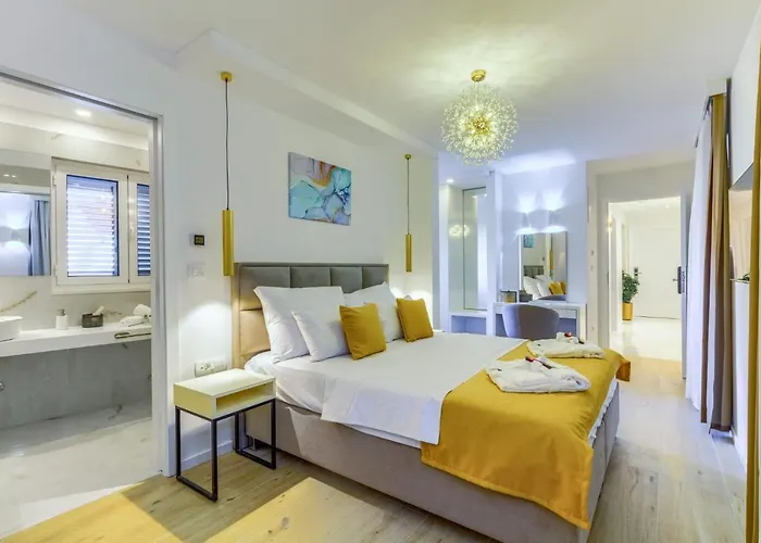 Irini Luxury Bed & Breakfast 4*