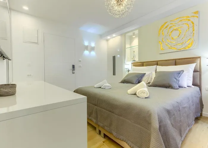 Irini Luxury Bed & Breakfast