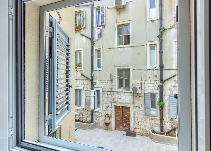 Irini Luxury 4* Split