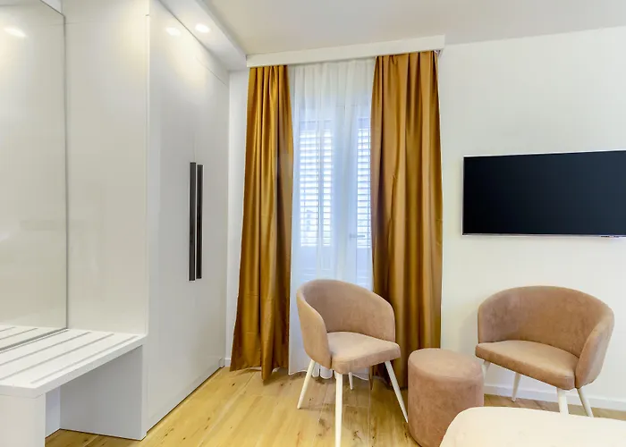 Irini Luxury Bed & Breakfast 4*