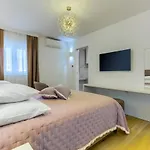 Irini Luxury 住宿加早餐酒店 4*