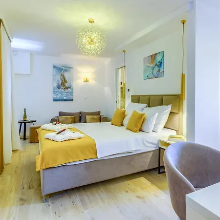 Irini Luxury Готель типу 