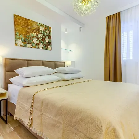 Irini Luxury Спліт