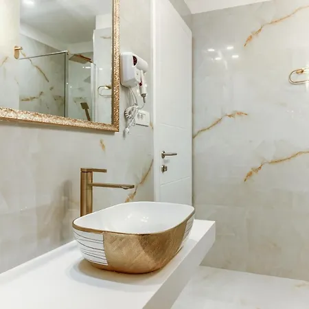 Irini Luxury Готель типу 