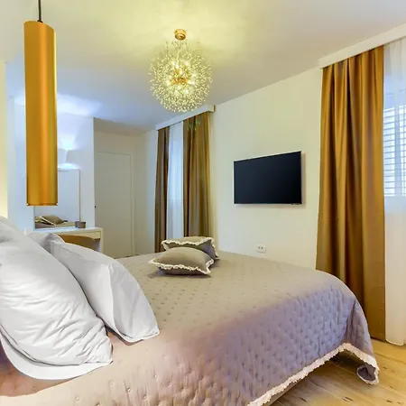 Irini Luxury Готель типу 