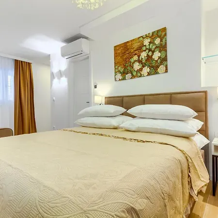 Irini Luxury Готель типу 