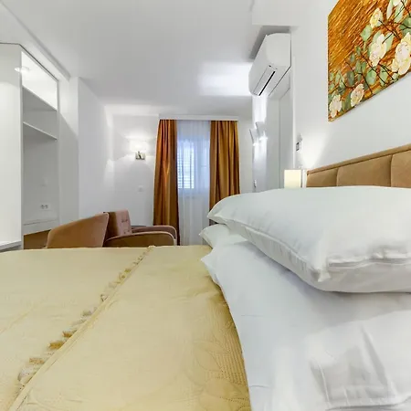 Irini Luxury