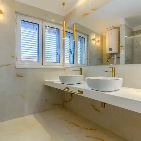 Irini Luxury 4* Спліт
