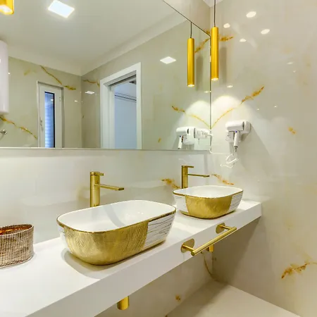 Irini Luxury Готель типу 