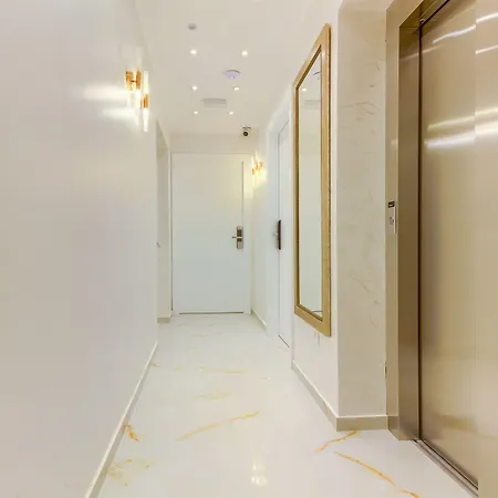 Irini Luxury 4*