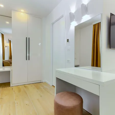 Irini Luxury Готель типу 
