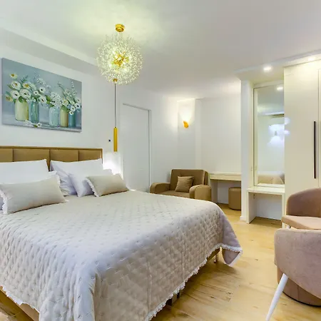 Irini Luxury