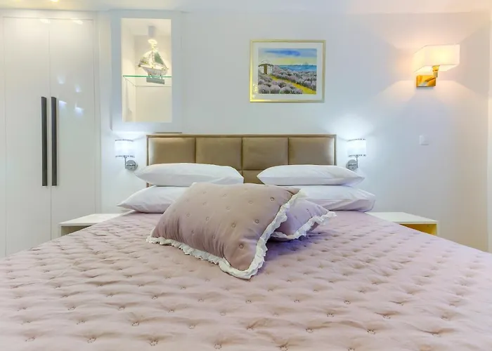 Frühstückspension Irini Luxury