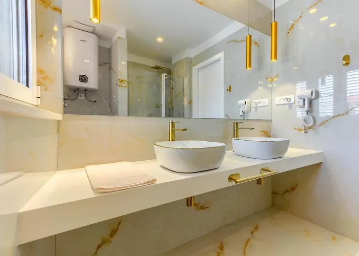 Irini Luxury Bed & Breakfast