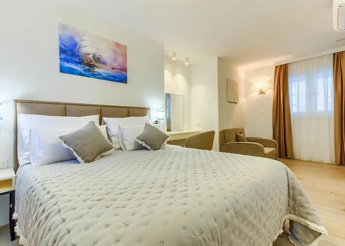 Irini Luxury Bed & Breakfast 4*