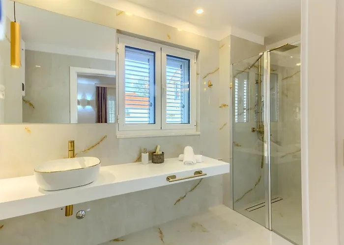 Frühstückspension Irini Luxury 4*