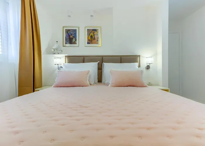 Irini Luxury ספליט