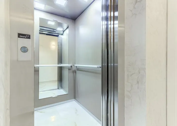 Irini Luxury לינה וארוחת בוקר 4*