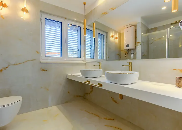 Irini Luxury 4* ספליט